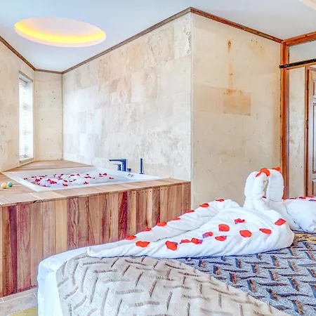 Unique Cappadocia Palace Hotel Göreme